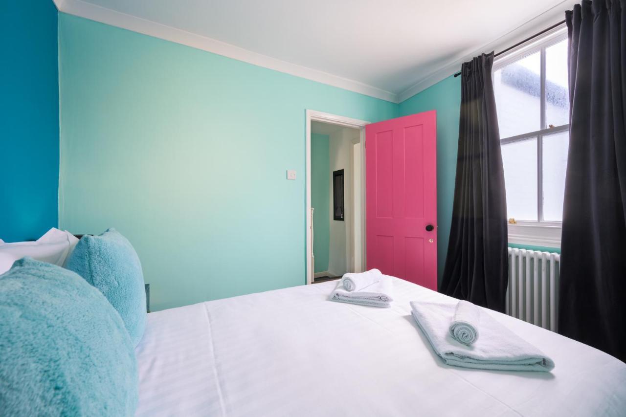 Hébergement de vacances Vibrant Spring Street With Garden Hove