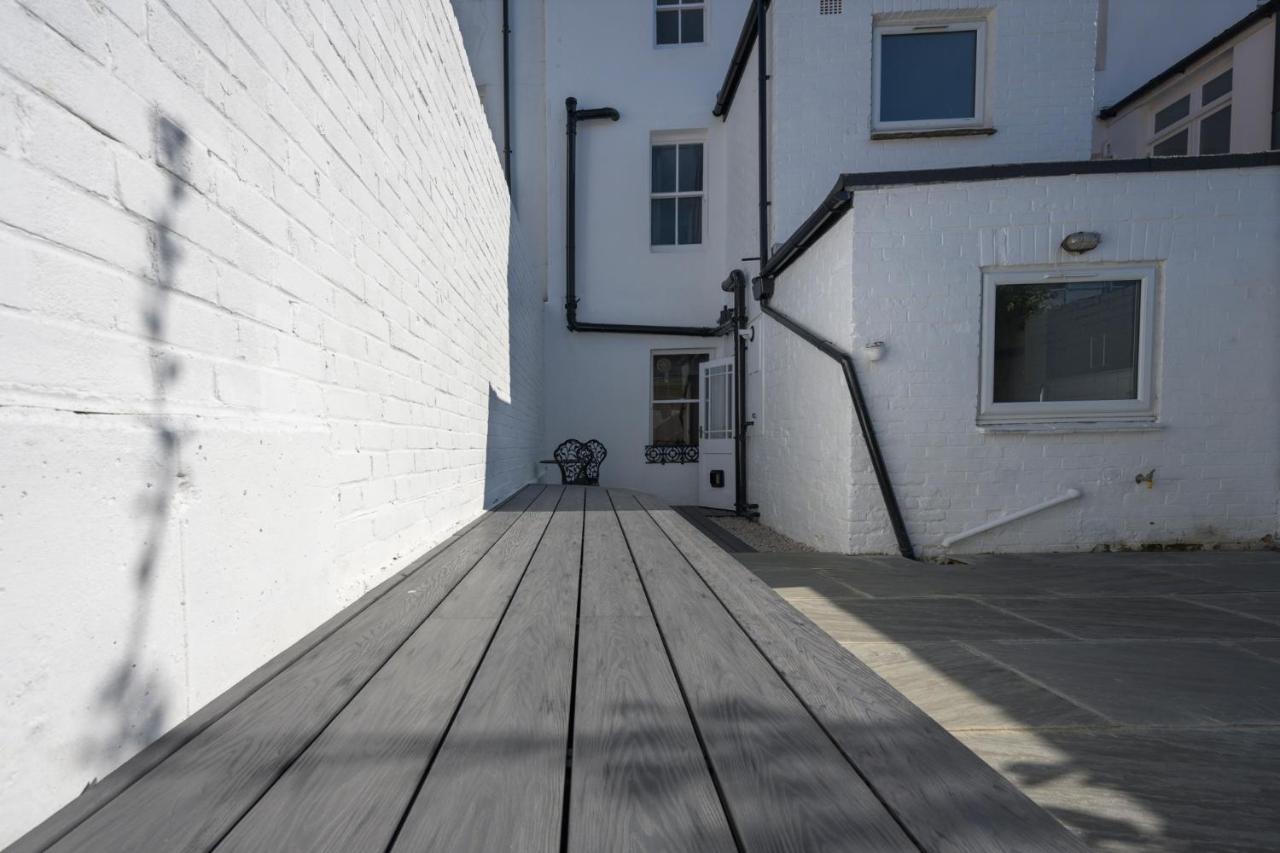 Vibrant Spring Street With Garden * Hove